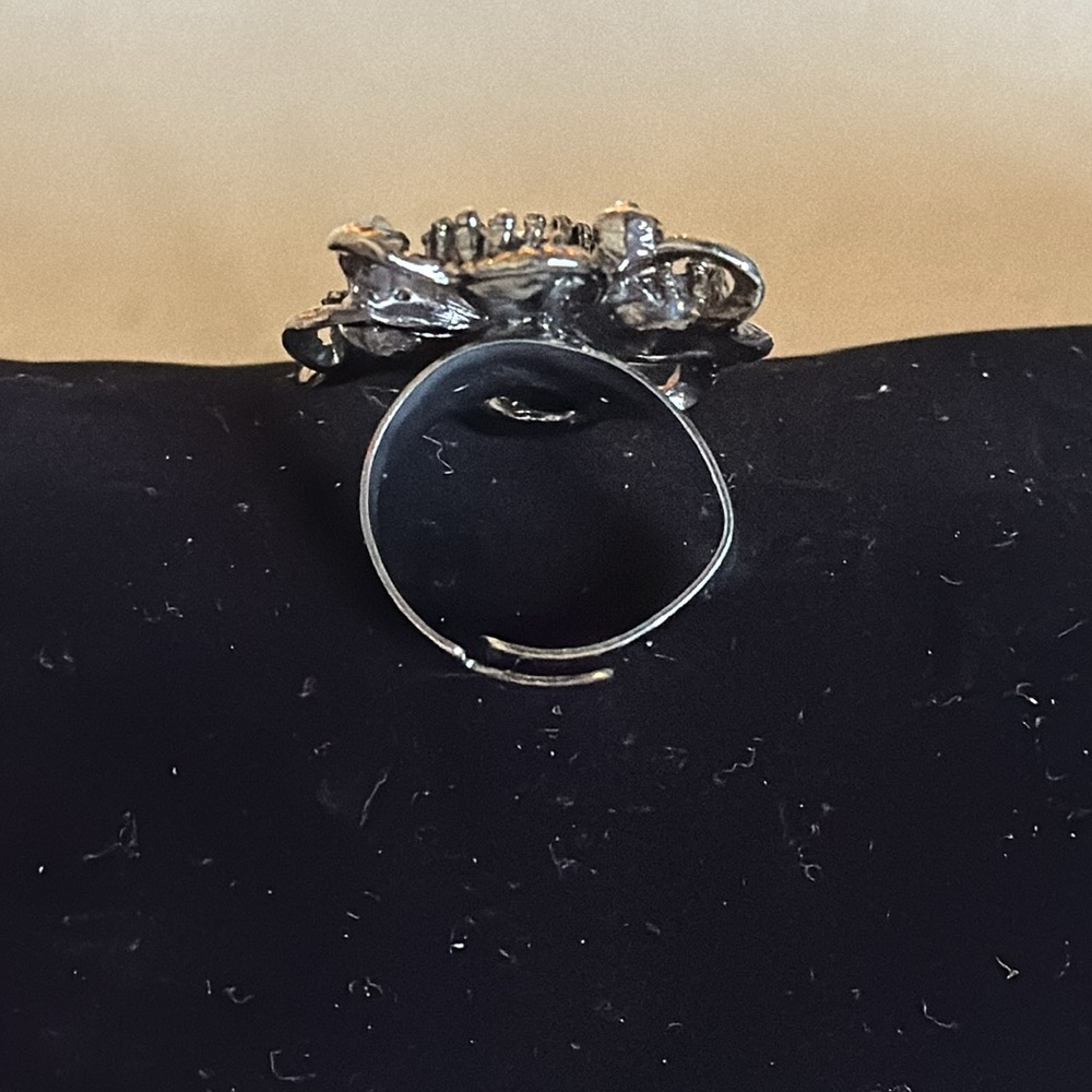 Adjustable costume ring - Picture 2 of 3